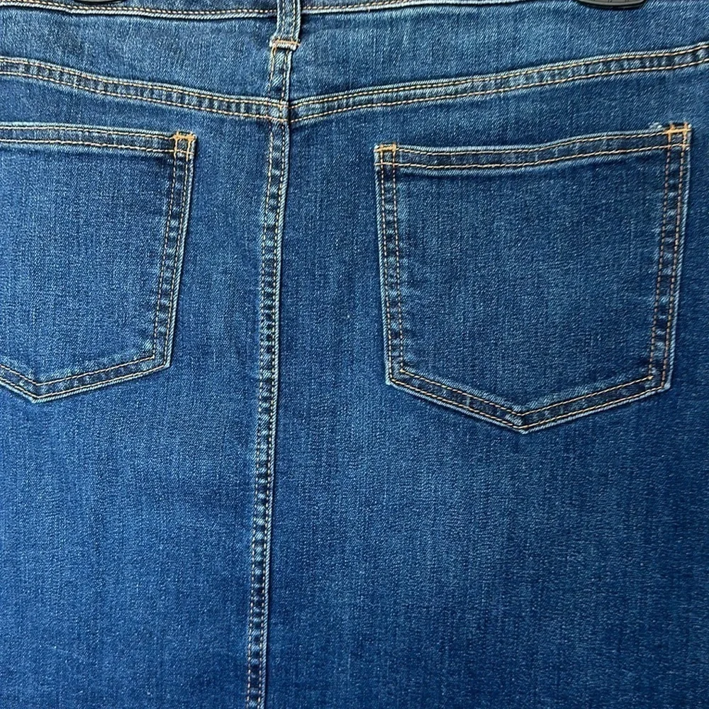 Universal Thread Jean Skirt Size 33/16
